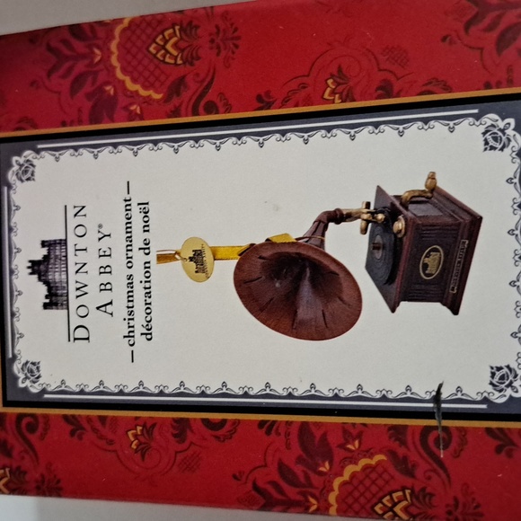 Downtown Abbey Ornaments new in box - Picture 4 of 5